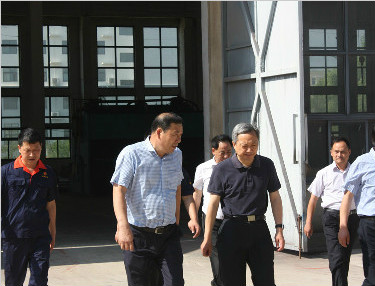 信陽(yáng)市市長(zhǎng)尚朝陽(yáng)一行來(lái)我公司視察調(diào)研