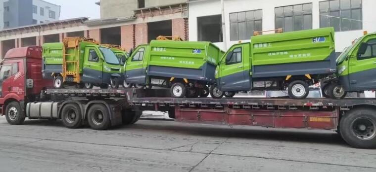 雄獅重工環(huán)衛(wèi)車批量交付信陽市淮濱縣，助力打好攻堅(jiān)戰(zhàn)